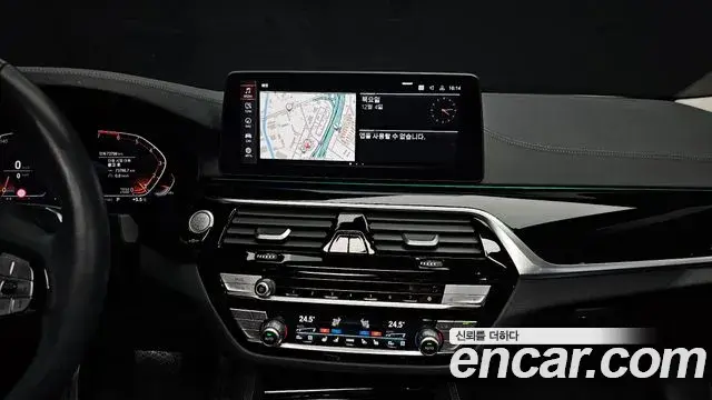 BMW 5 Series 2020 — ფოტო 14/20