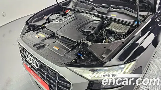 Audi Q8 2021 — ფოტო 15/20
