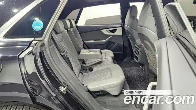 Audi Q8 2021 — ფოტო 7/20