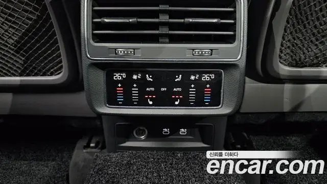 Audi Q8 2021 — ფოტო 6/20