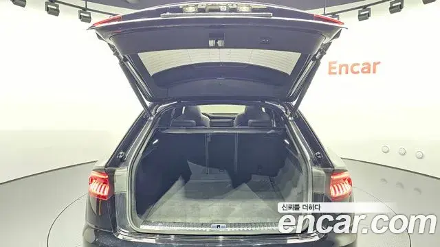 Audi Q8 2021 — ფოტო 12/20