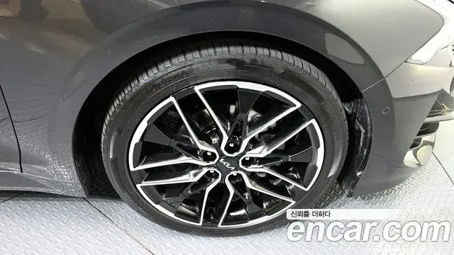 Kia K5 2021 — Photo 1/20