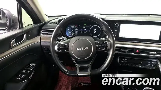 Kia K5 2021 — Photo 2/20