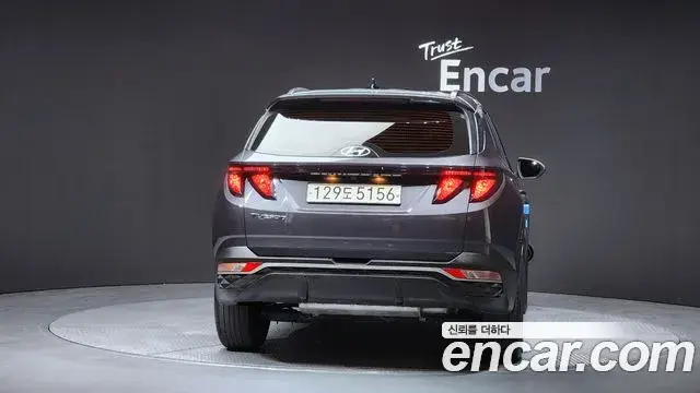 Hyundai Tucson Hybrid 2021 — ფოტო 15/20