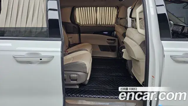 Kia Carnival 2021 — Şəkil 19/20