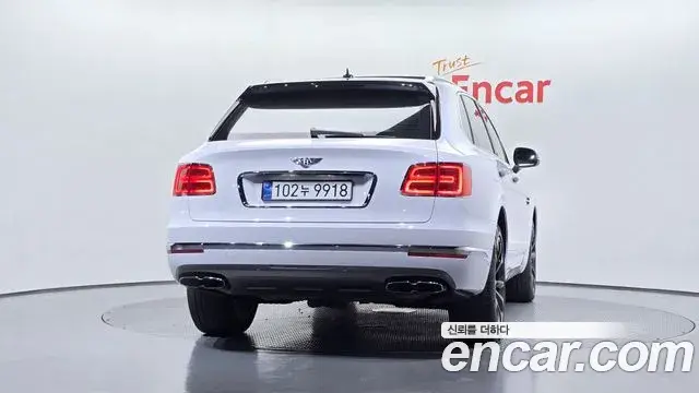Bentley Bentayga 2020 — Şəkil 15/20