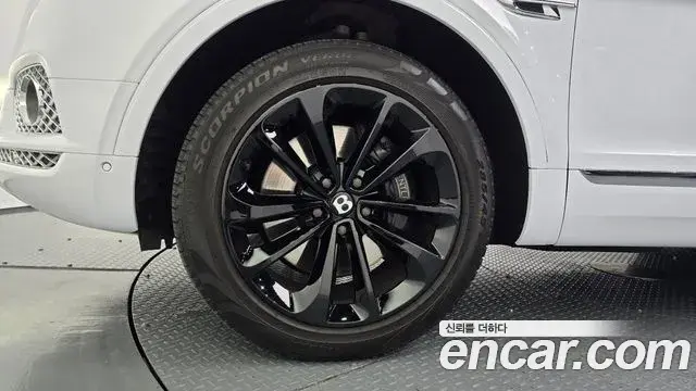 Bentley Bentayga 2020 — Şəkil 5/20