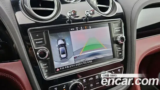 Bentley Bentayga 2020 — Şəkil 12/20