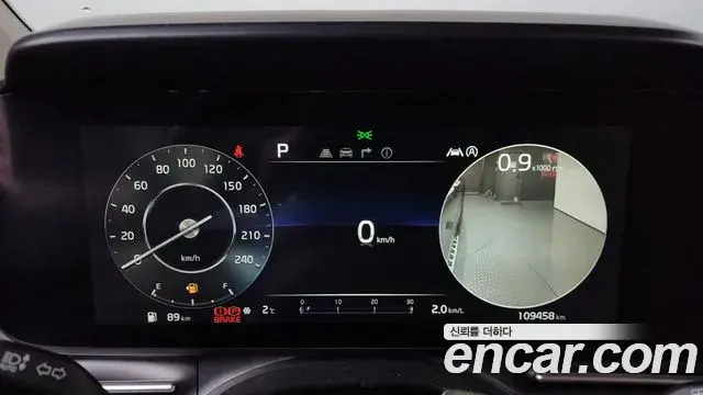 Kia Carnival 2021 — ფოტო 17/20