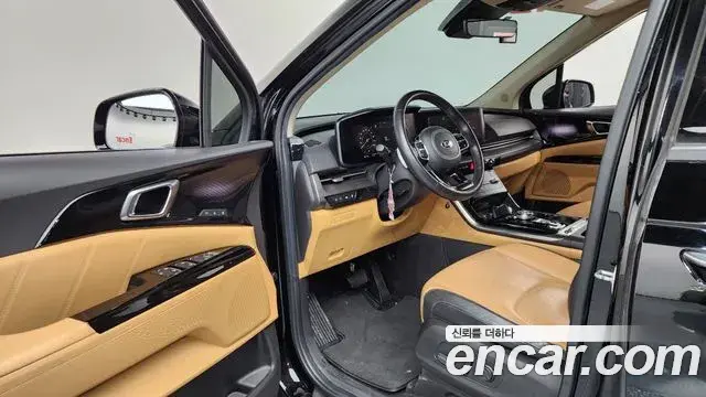 Kia Carnival 2021 — ფოტო 1/20