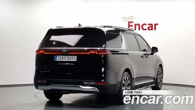Kia Carnival 2021 — Photo 2/20