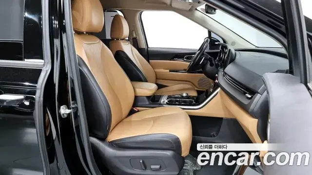 Kia Carnival 2021 — Photo 13/20