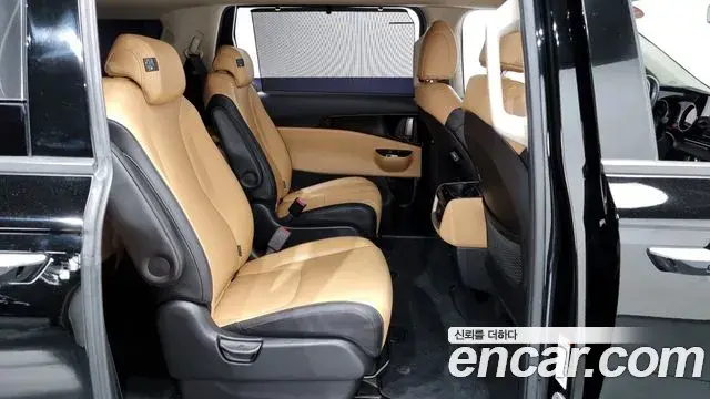 Kia Carnival 2021 — Photo 14/20