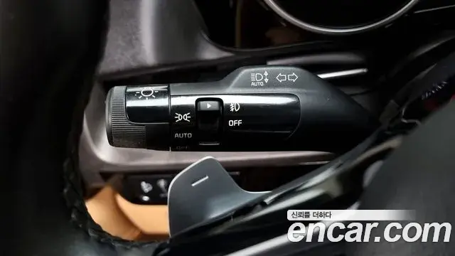 Kia Carnival 2021 — Photo 8/20