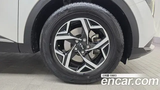 Kia Sportage 2022 — Photo 19/20