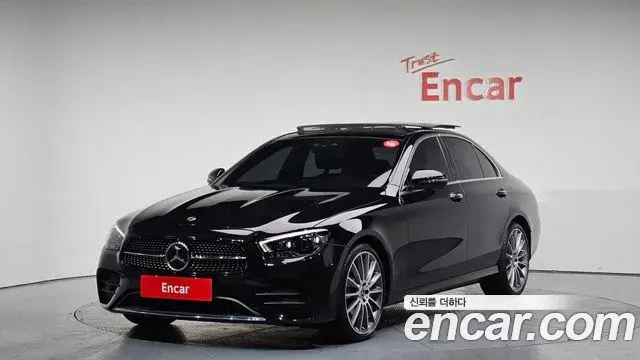 Mercedes-Benz E-Class 2021 — Photo 1/20