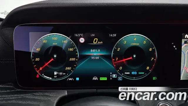 Mercedes-Benz E-Class 2021 — Photo 18/20