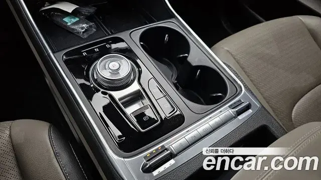 Kia Carnival 2024 — ფოტო 3/20