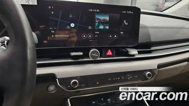 Kia Carnival 2024 — ფოტო 6/20