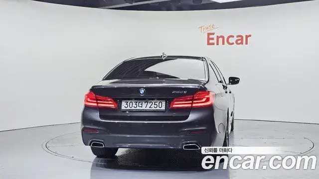 BMW 5 Series 2019 — Şəkil 14/20