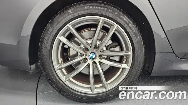 BMW 5 Series 2019 — Şəkil 12/20