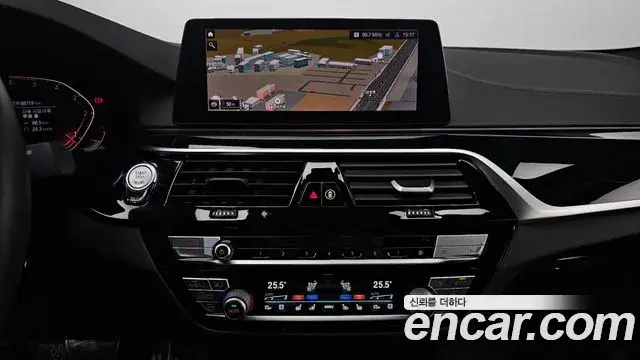 BMW 5 Series 2019 — Şəkil 17/20