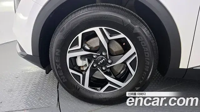 Kia Sportage 2021 — ფოტო 3/20