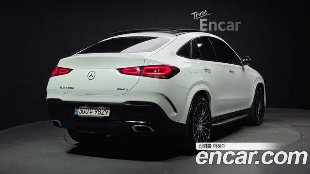 Mercedes-Benz GLE-Class 2022 — Фото 1/20