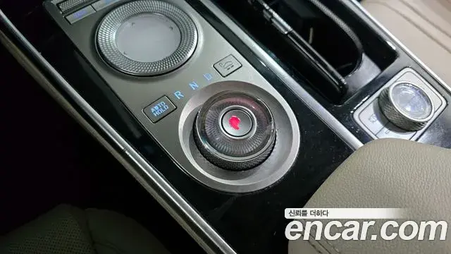 Genesis GV80 2020 — ფოტო 15/20