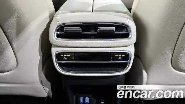 Genesis GV80 2020 — ფოტო 14/20