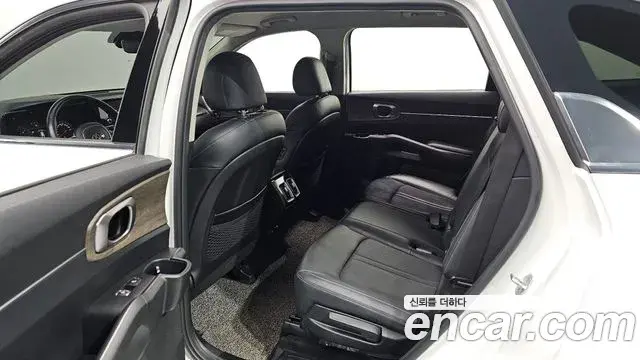 Kia Sorento 2021 — Фото 16/20