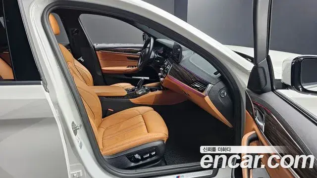 BMW 5 Series 2022 — ფოტო 12/20