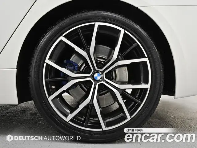 BMW 5 Series 2022 — Şəkil 10/20
