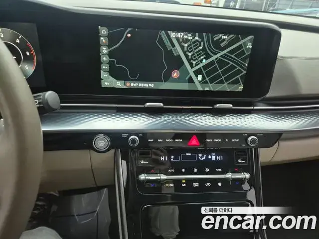Kia Carnival 2021 — ფოტო 17/20