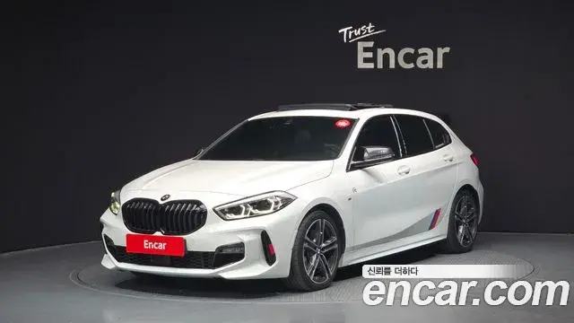 BMW 1 Series 2022 — ფოტო 1/20