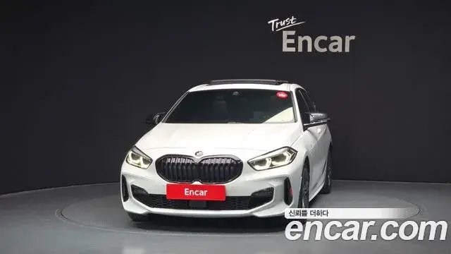 BMW 1 Series 2022 — ფოტო 17/20