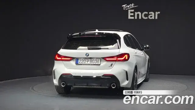 BMW 1 Series 2022 — ფოტო 9/20