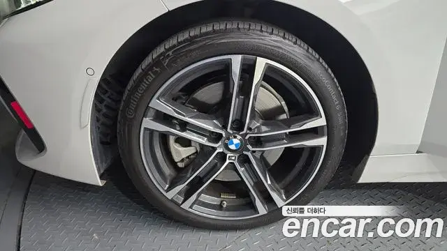 BMW 1 Series 2022 — ფოტო 14/20