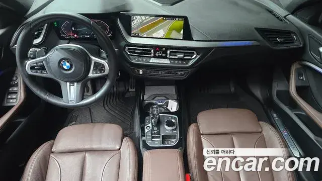 BMW 1 Series 2022 — ფოტო 8/20