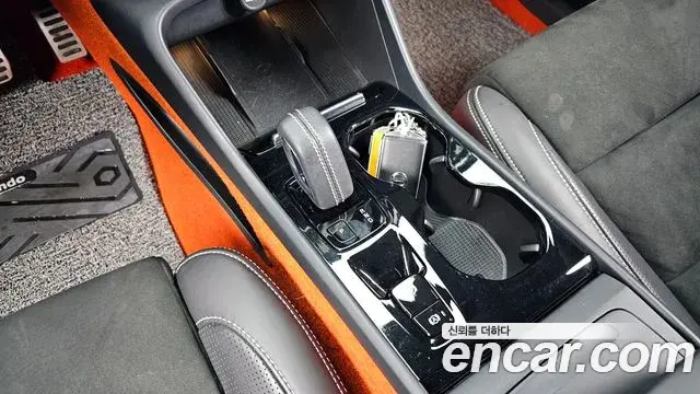 Volvo XC40 2020 — Photo 8/19