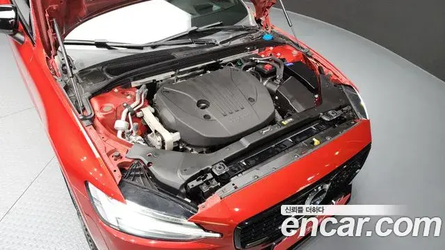 Volvo S60 2022 — Şəkil 1/20