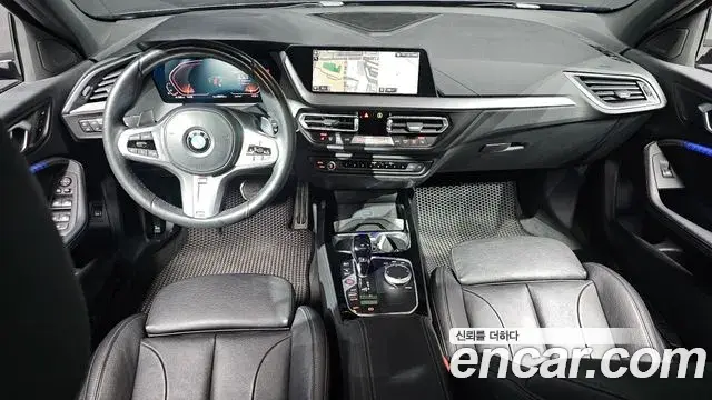 BMW 1 Series 2022 — ფოტო 17/20