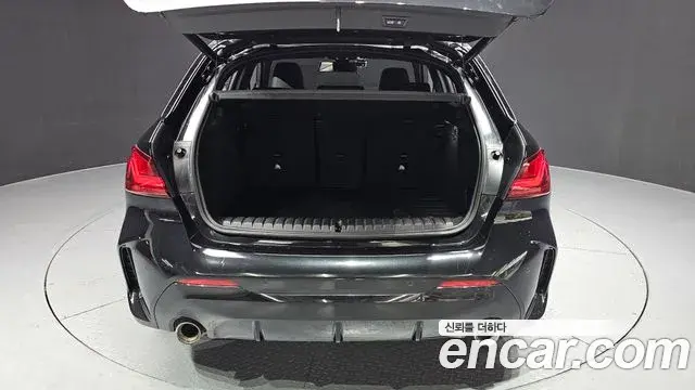 BMW 1 Series 2022 — ფოტო 9/20