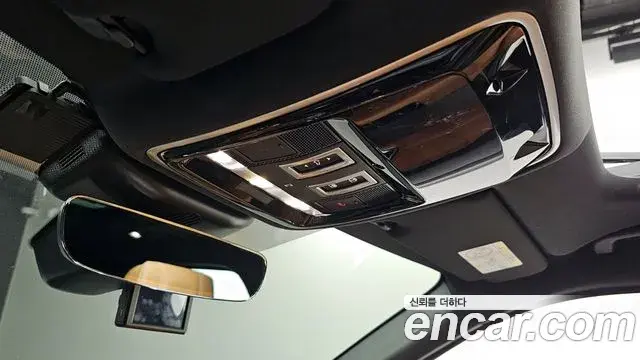 Land Rover Range Rover Velar 2020 — Фото 16/20
