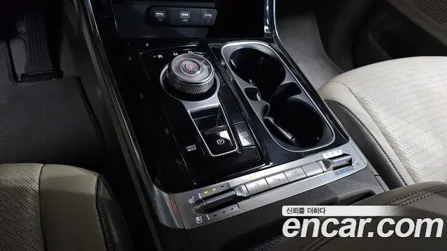 Kia Carnival 2021 — Şəkil 19/20