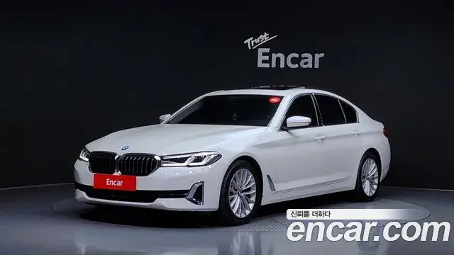 BMW 5 Series 2022 — ფოტო 13/20