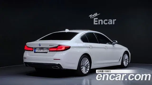 BMW 5 Series 2022 — ფოტო 4/20