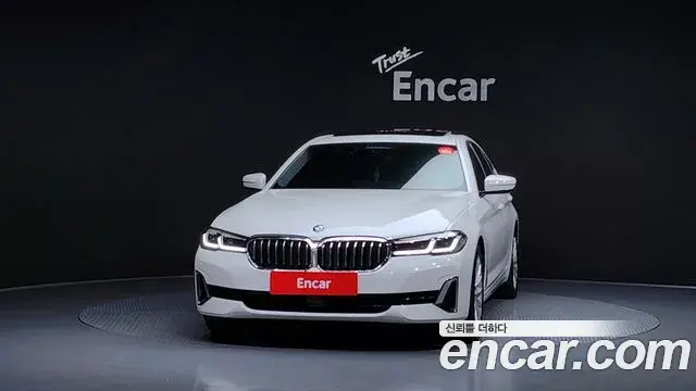 BMW 5 Series 2022 — ფოტო 17/20