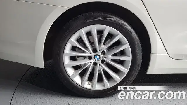 BMW 5 Series 2022 — ფოტო 20/20