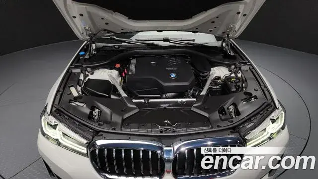 BMW 5 Series 2022 — ფოტო 7/20